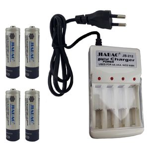 شارژر جیابائو مدل jb 212 به همراه 4 باتری شارژی قلمی